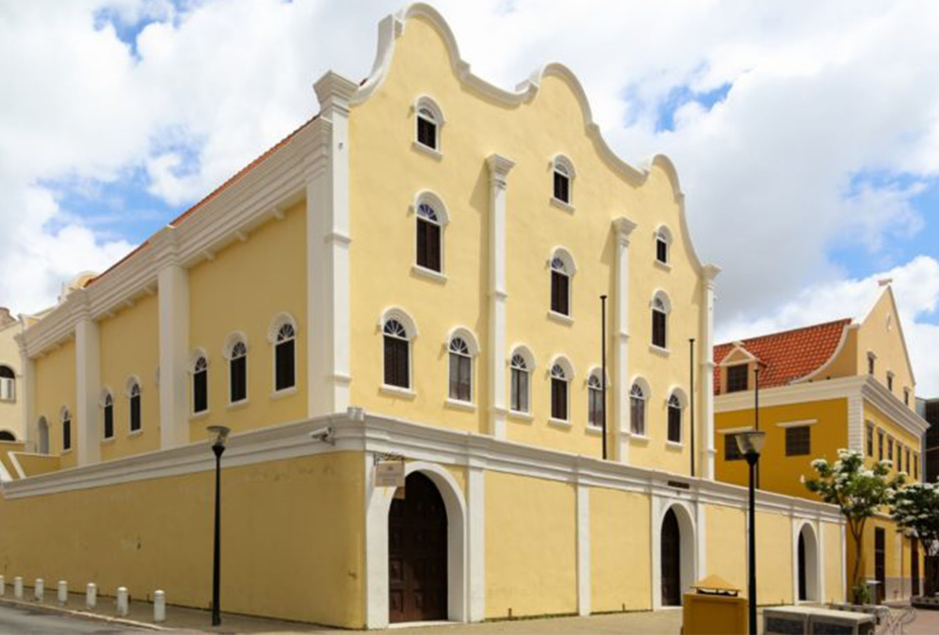 https://aidatravelservices.com/v2/wp-content/uploads/2018/01/Jewish-Heritage-of-Curacao-1.jpg